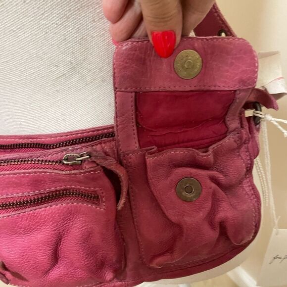 New Free People Leather Wade Leather Sling crossbody bag NWT
Magenta retai… - Picture 4 of 10